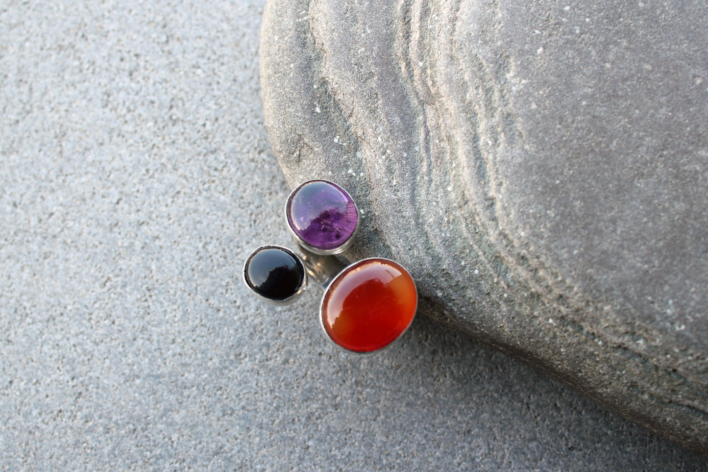 Big Armenian silversmith ring sterling silver cocktail statement with orange carnelian, purple amethyst and black onyx, silversmith